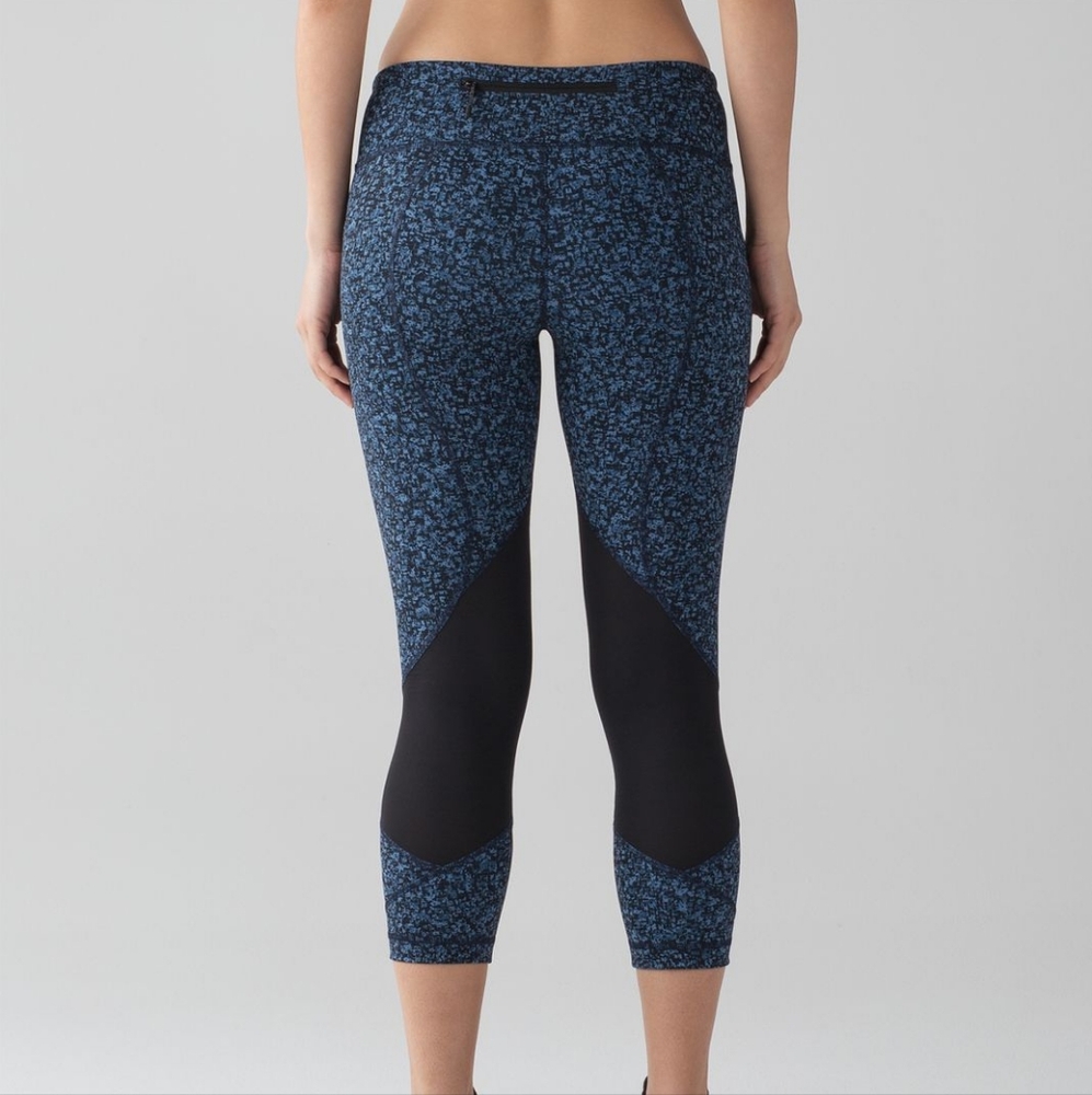 EUC 💎 Lululemon Pace Rival Crop (22")Daisy Dust Illuminight Black/Black Size 4